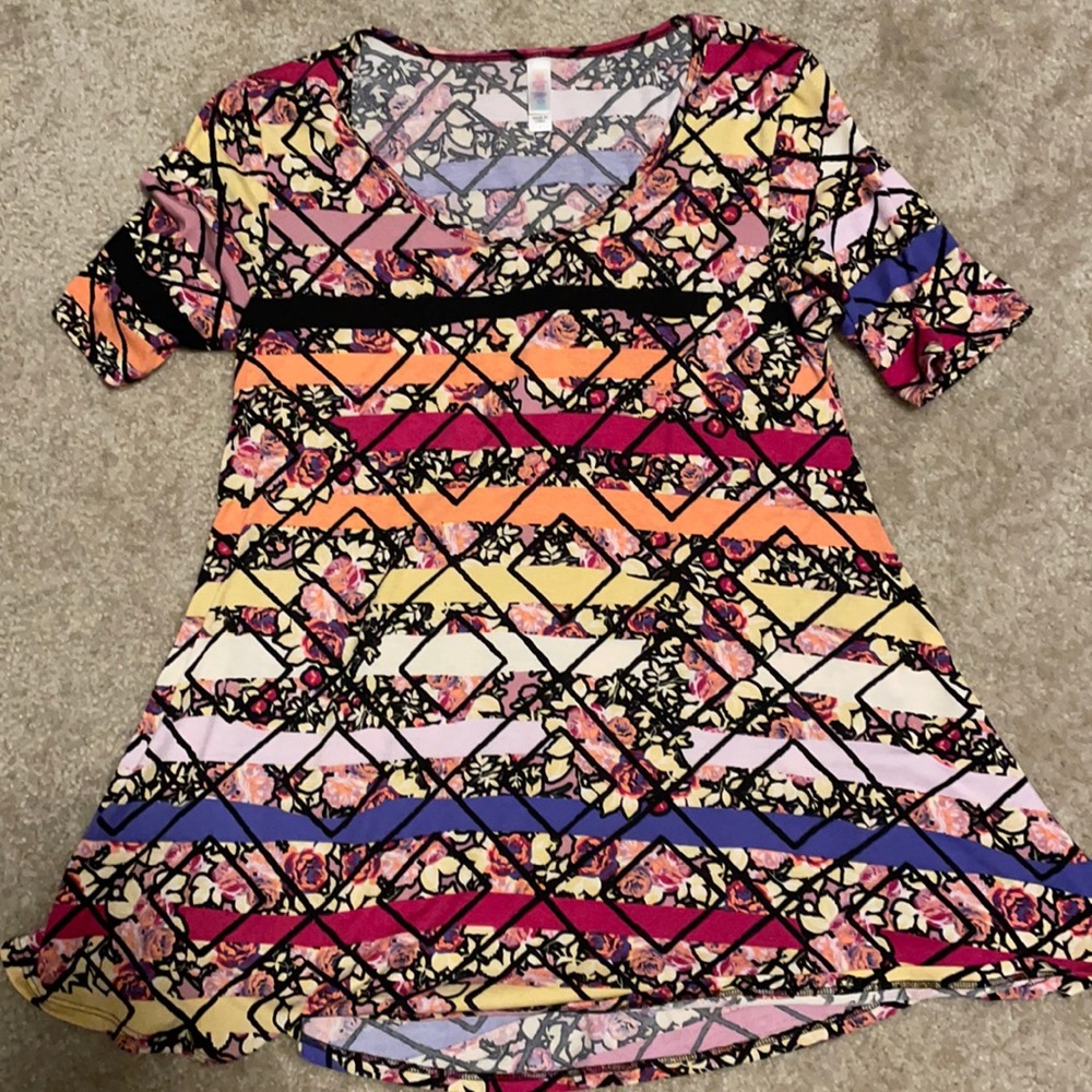 LuLaRoe short sleeve Top